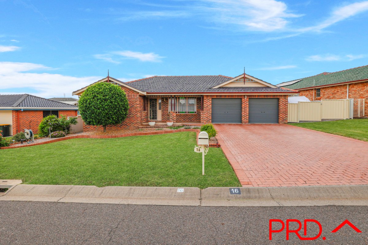 16 Dibar Drive, TAMWORTH NSW 2340