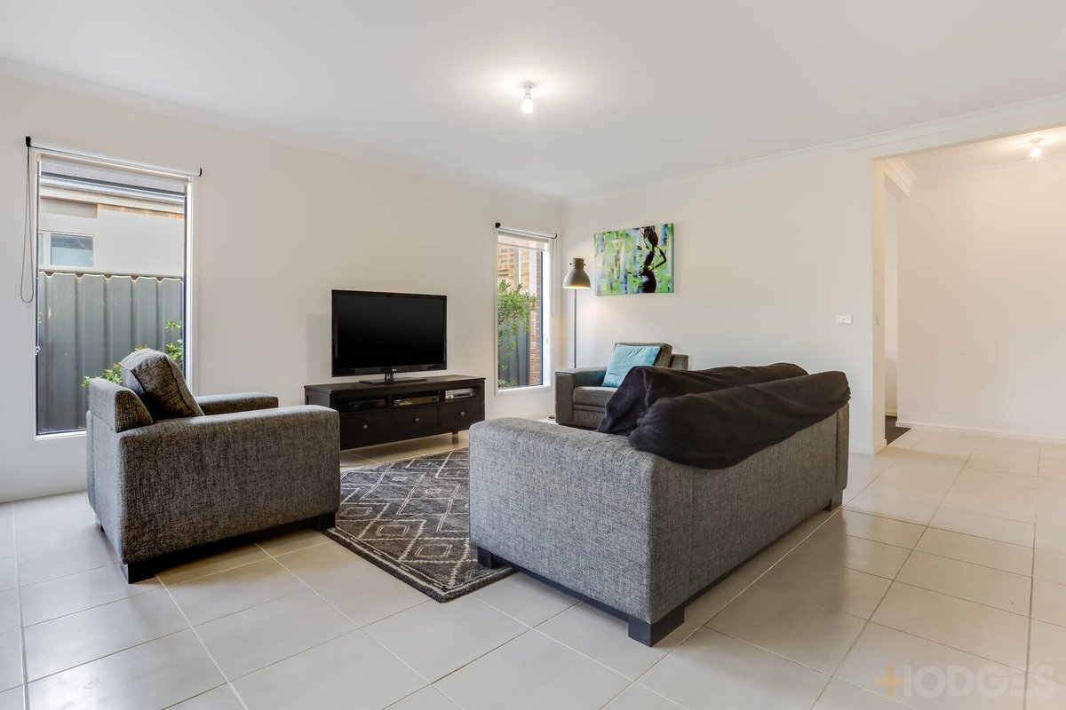 16 Finsbury Crescent Manor Lakes - Residential for sale