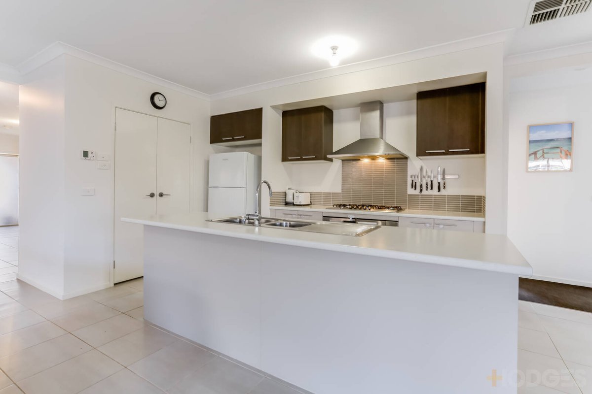 16 Finsbury Crescent Manor Lakes - Residential for sale