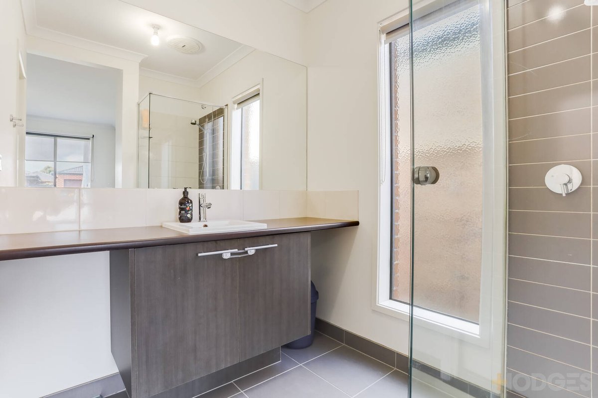 16 Finsbury Crescent Manor Lakes - Residential for sale