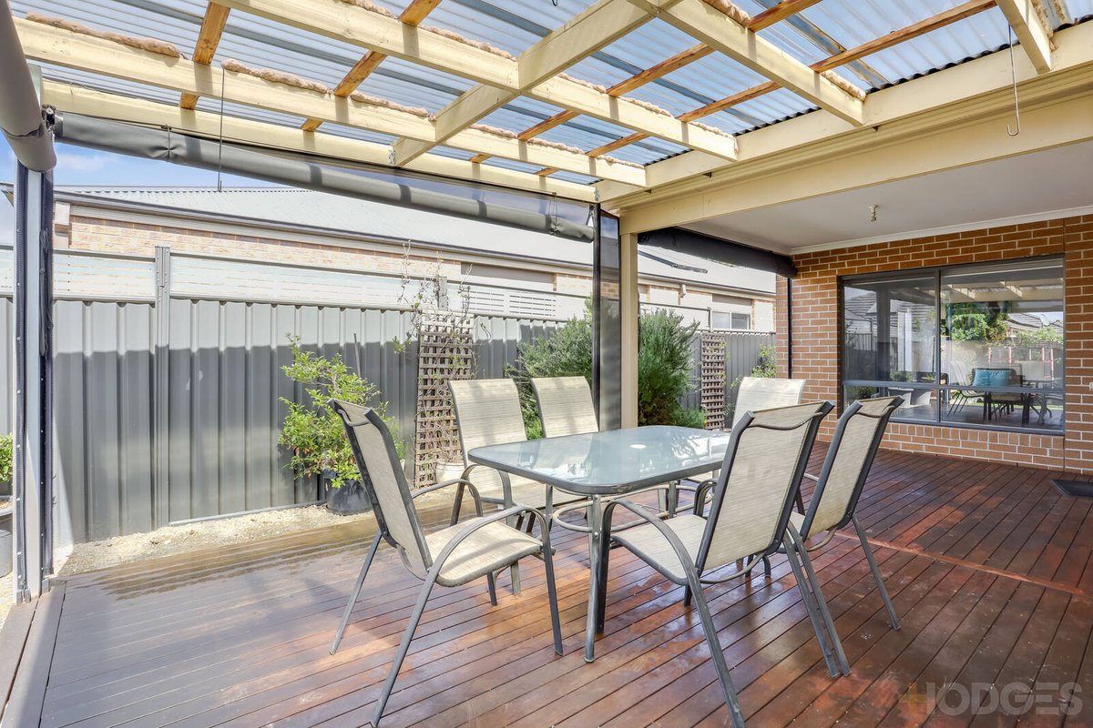 16 Finsbury Crescent Manor Lakes - Residential for sale