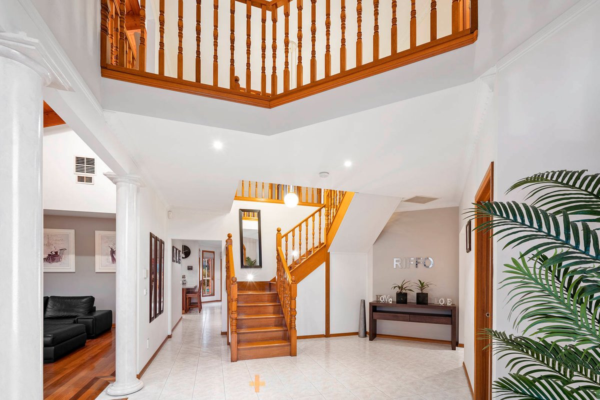 16 Lonsdale Circuit Hoppers Crossing - Residential for sale