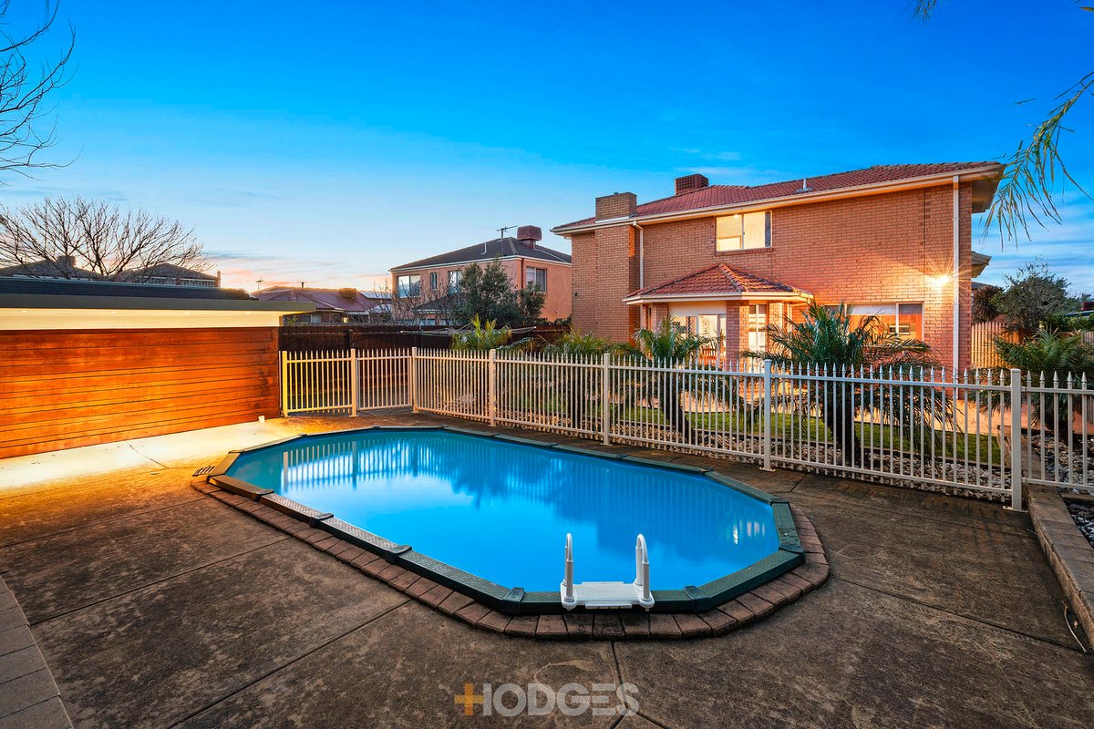 16 Lonsdale Circuit Hoppers Crossing - Residential for sale