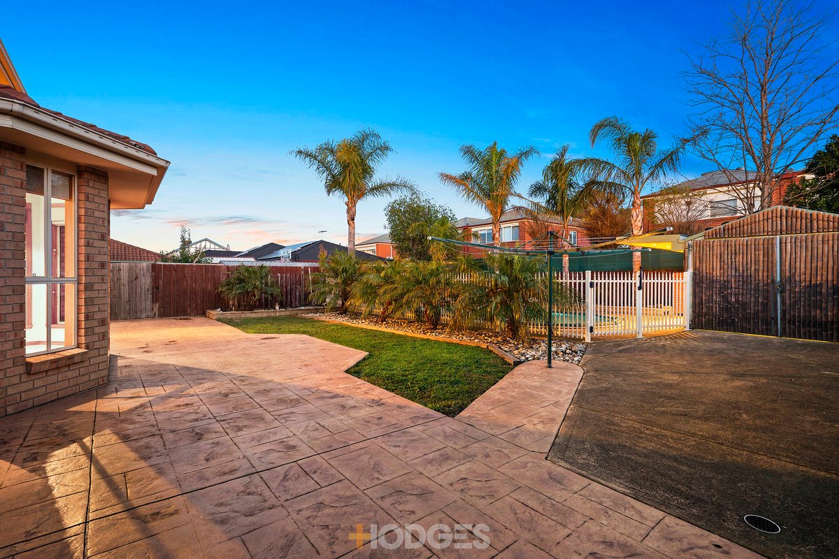 16 Lonsdale Circuit Hoppers Crossing - Residential for sale