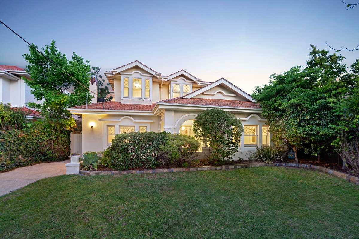 16 Lorac Avenue Brighton - 5 bedroom property