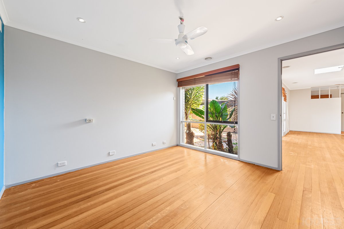 16 Moubray Court Werribee - Residential for sale