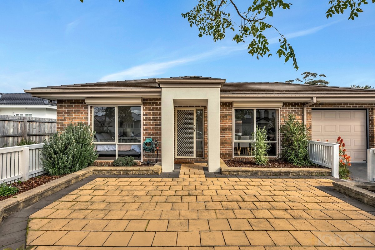 1 / 6 Munro Avenue Edithvale - Residential for sale