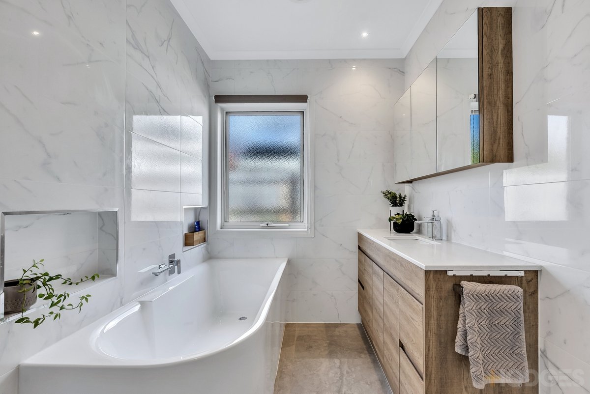 1 / 6 Munro Avenue Edithvale - Residential for sale