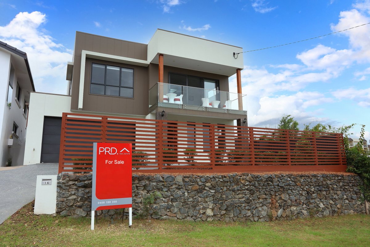 16 Petra Street, SOUTHPORT QLD 4215