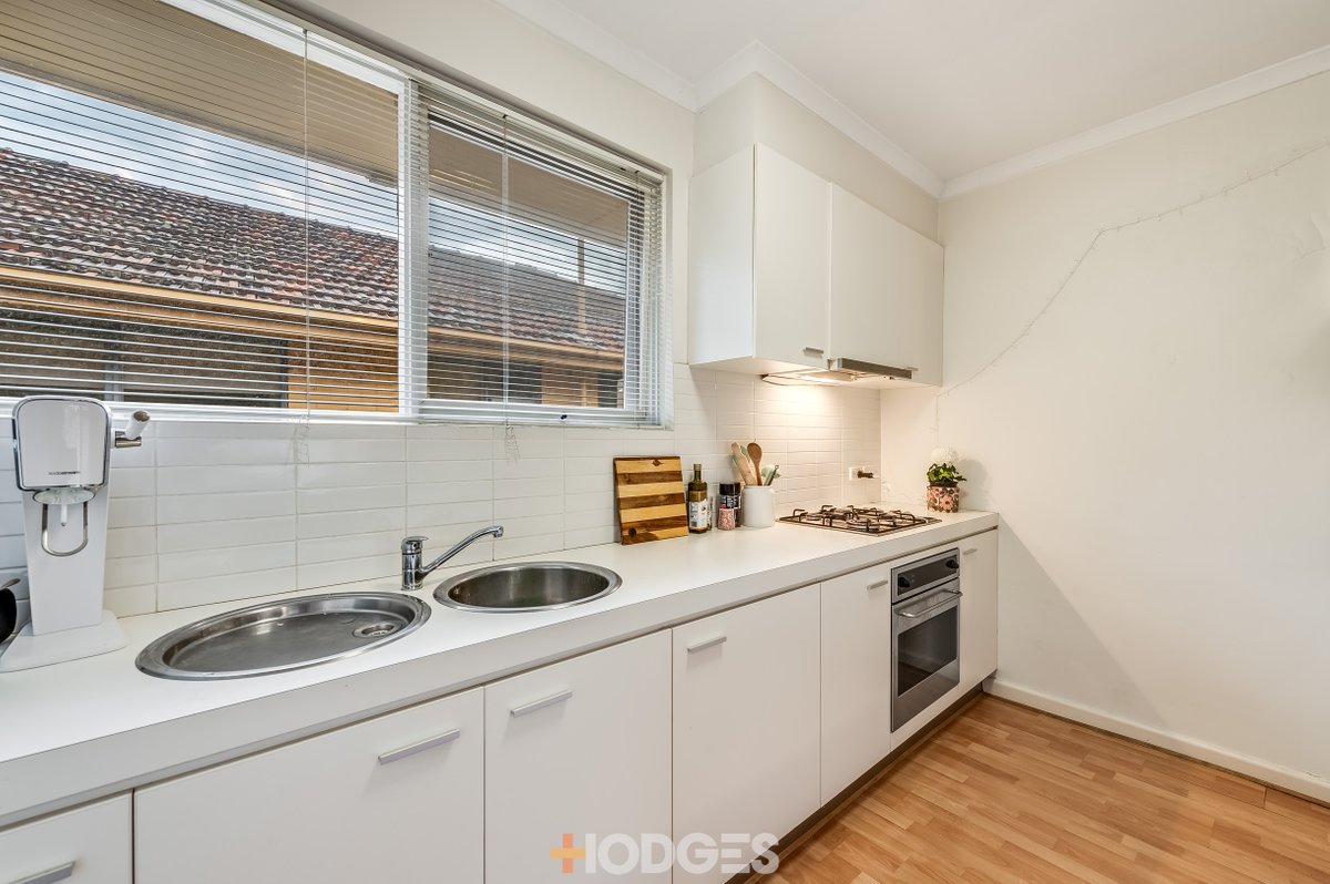 1 / 6 Ripon Grove ELSTERNWICK - Residential for sale
