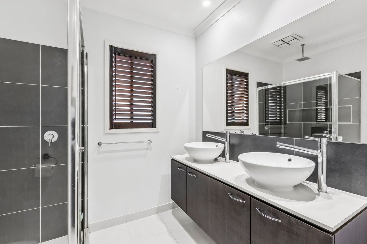 16 Village Green Dr Leopold - Residential for lease