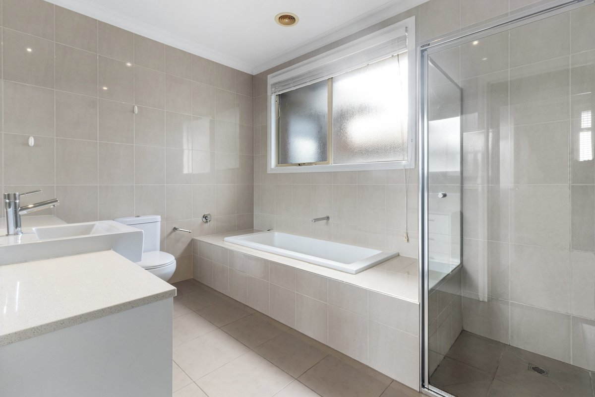 1 / 60 Mortimore Street Bentleigh - Residential for lease