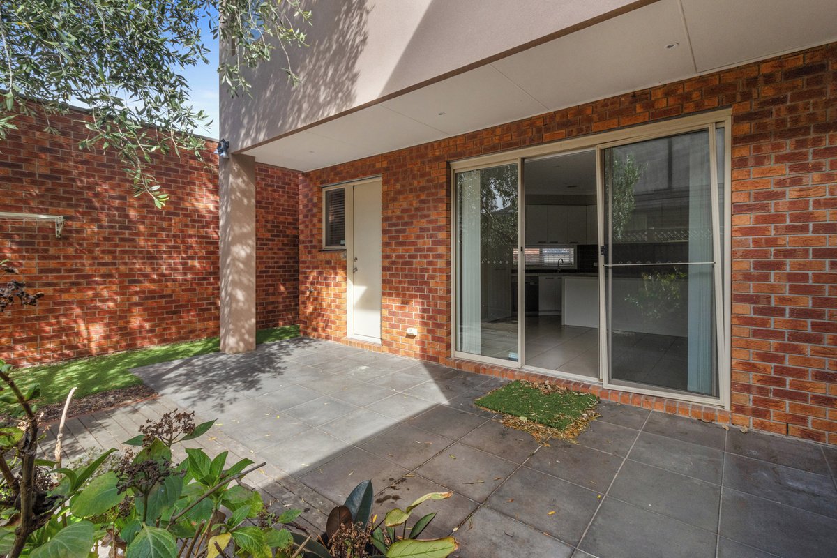 1 / 60 Mortimore Street Bentleigh - Residential for lease