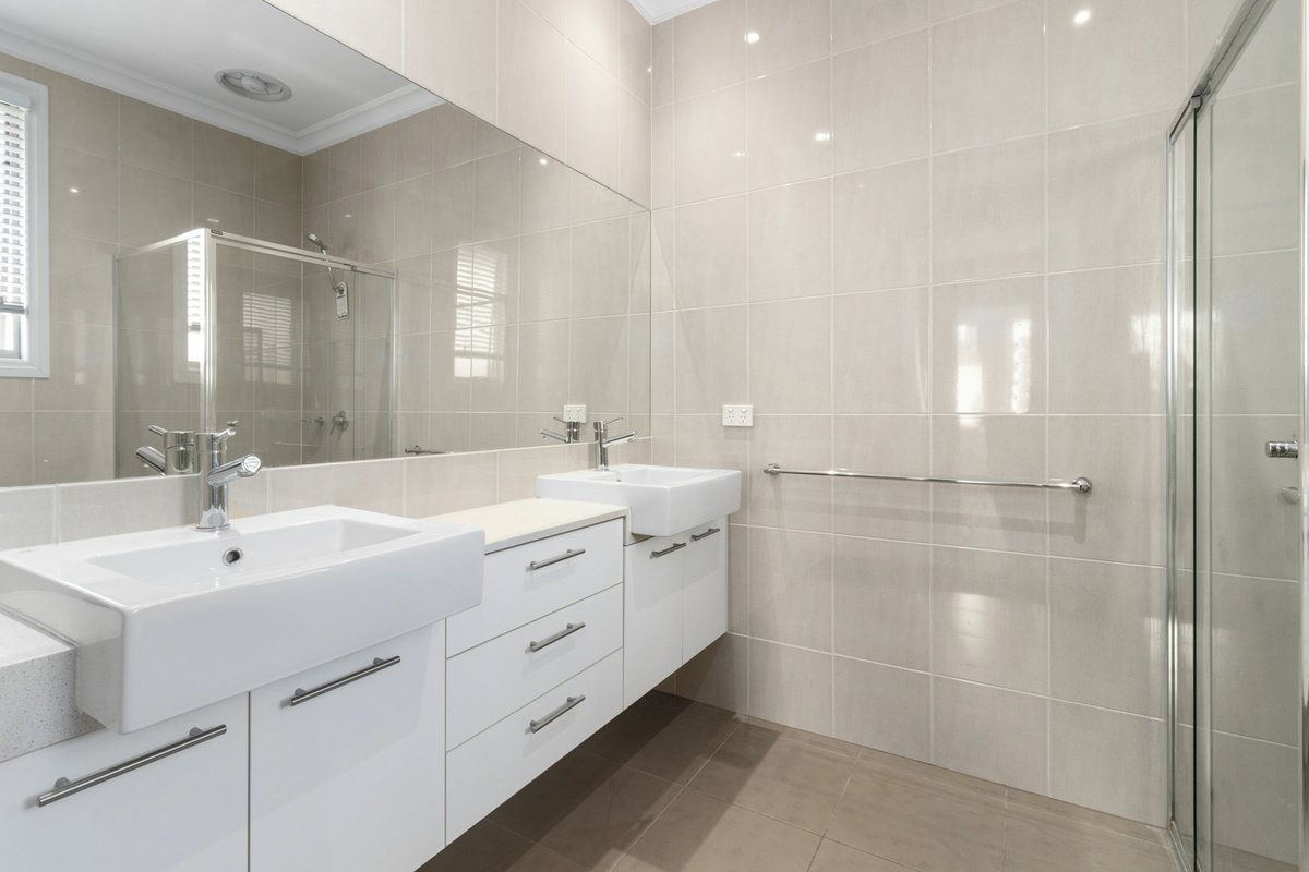 1 / 60 Mortimore Street Bentleigh - Residential for lease