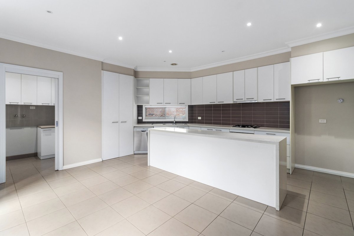 1 / 60 Mortimore Street Bentleigh - Residential for lease
