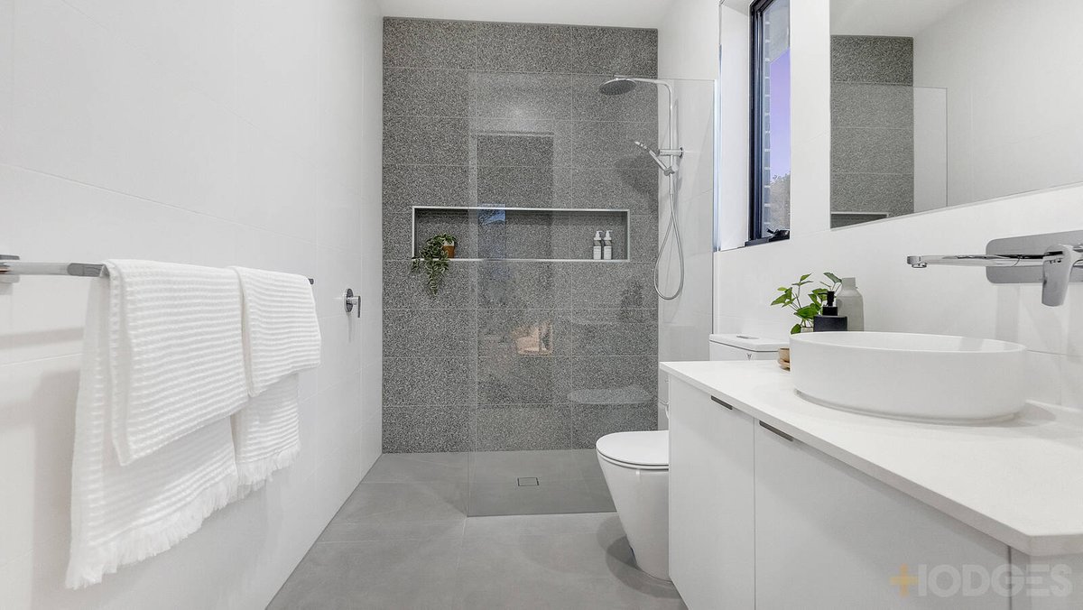 1 / 61 Follett Road Cheltenham - Residential for sale