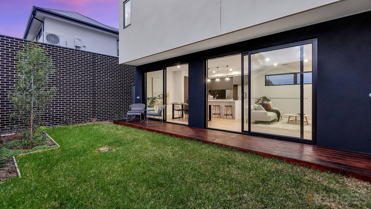1 / 61 Follett Road Cheltenham - Residential for sale