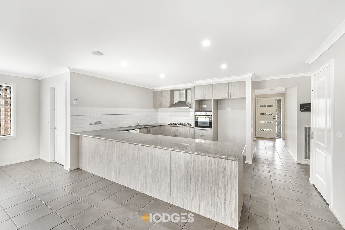 162 Linsell Boulevard Cranbourne East - Residential for sale
