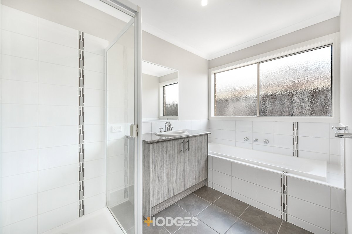 162 Linsell Boulevard Cranbourne East - Residential for sale