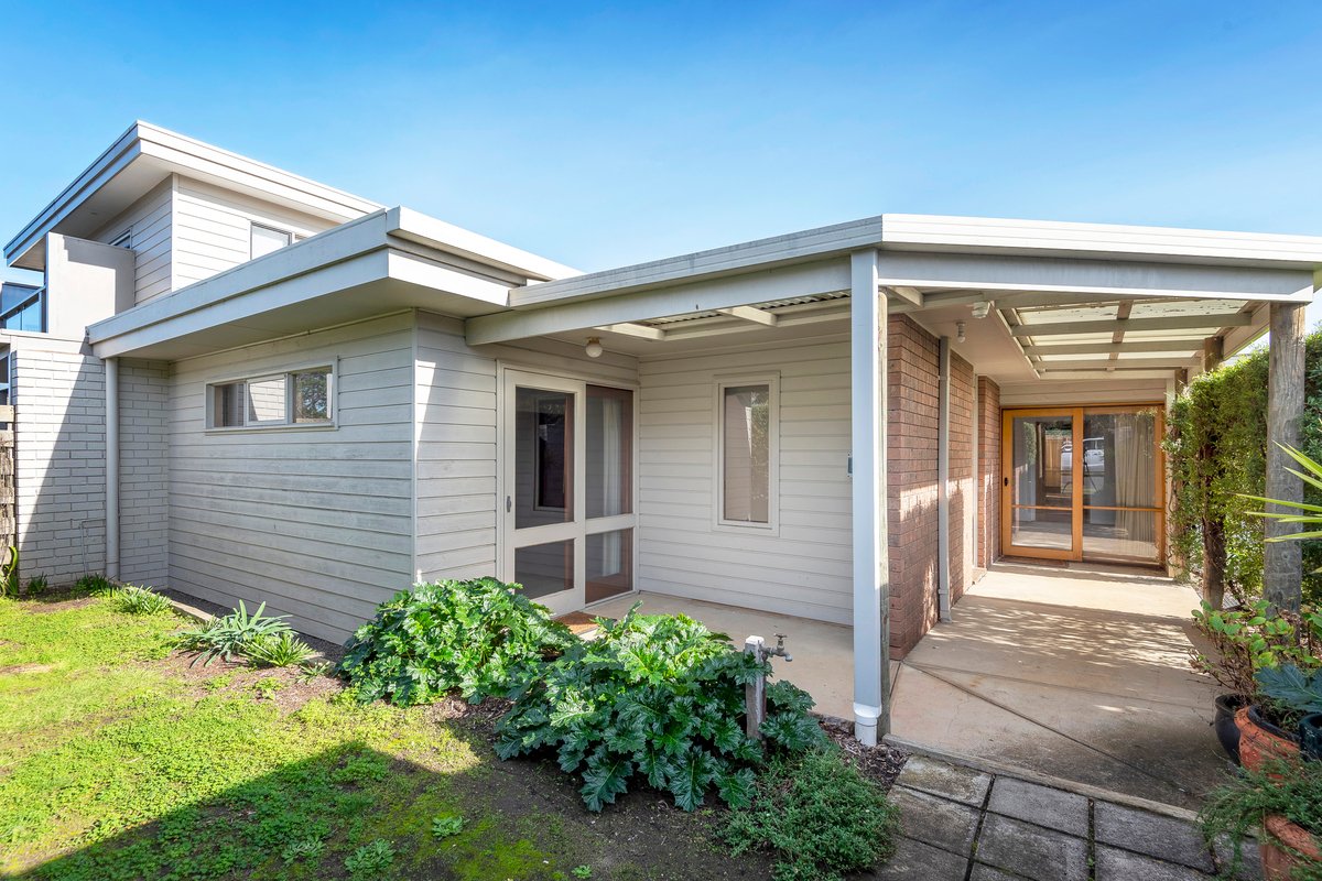 1 / 62 Powell St W  Ocean Grove - Residential for lease