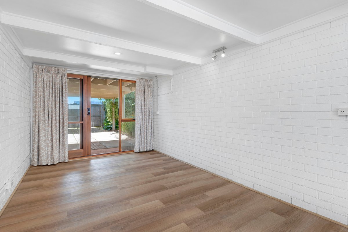 1 / 62 Powell St W  Ocean Grove - Residential for lease