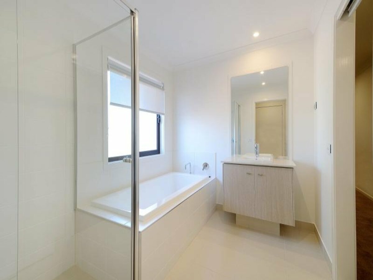 16A Faulkner Street HAMPTON - Residential for lease