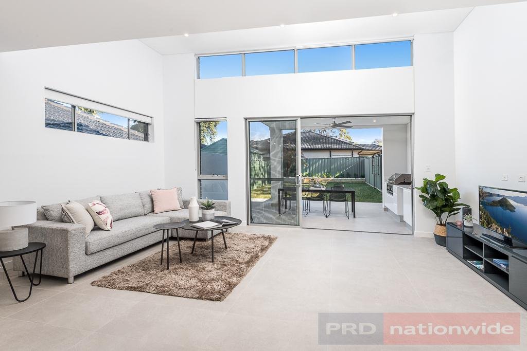 17 Austin Boulevard, PICNIC POINT NSW 2213
