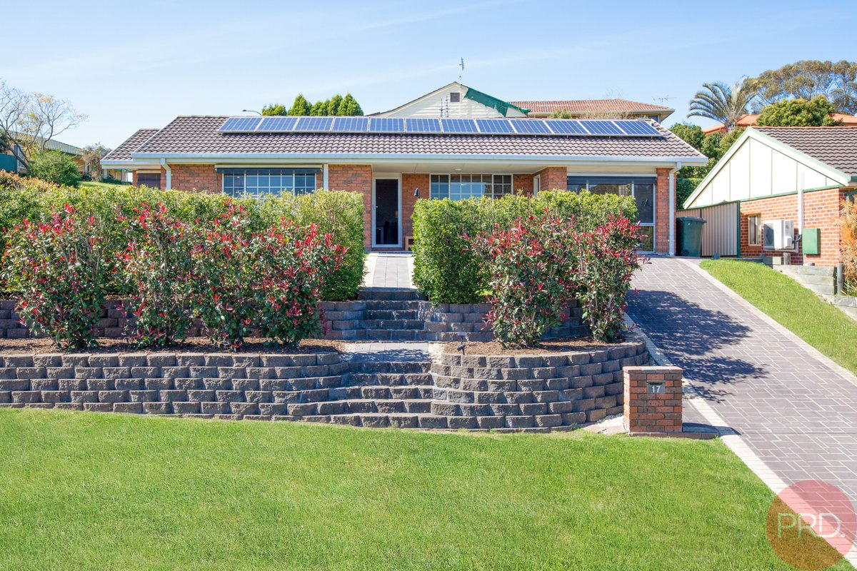 17 Baker Drive, TENAMBIT NSW 2323