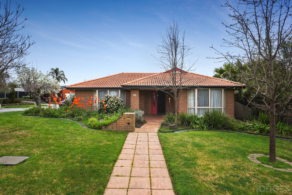 17 Crystal Brook Court Narre Warren South - Residential for sale
