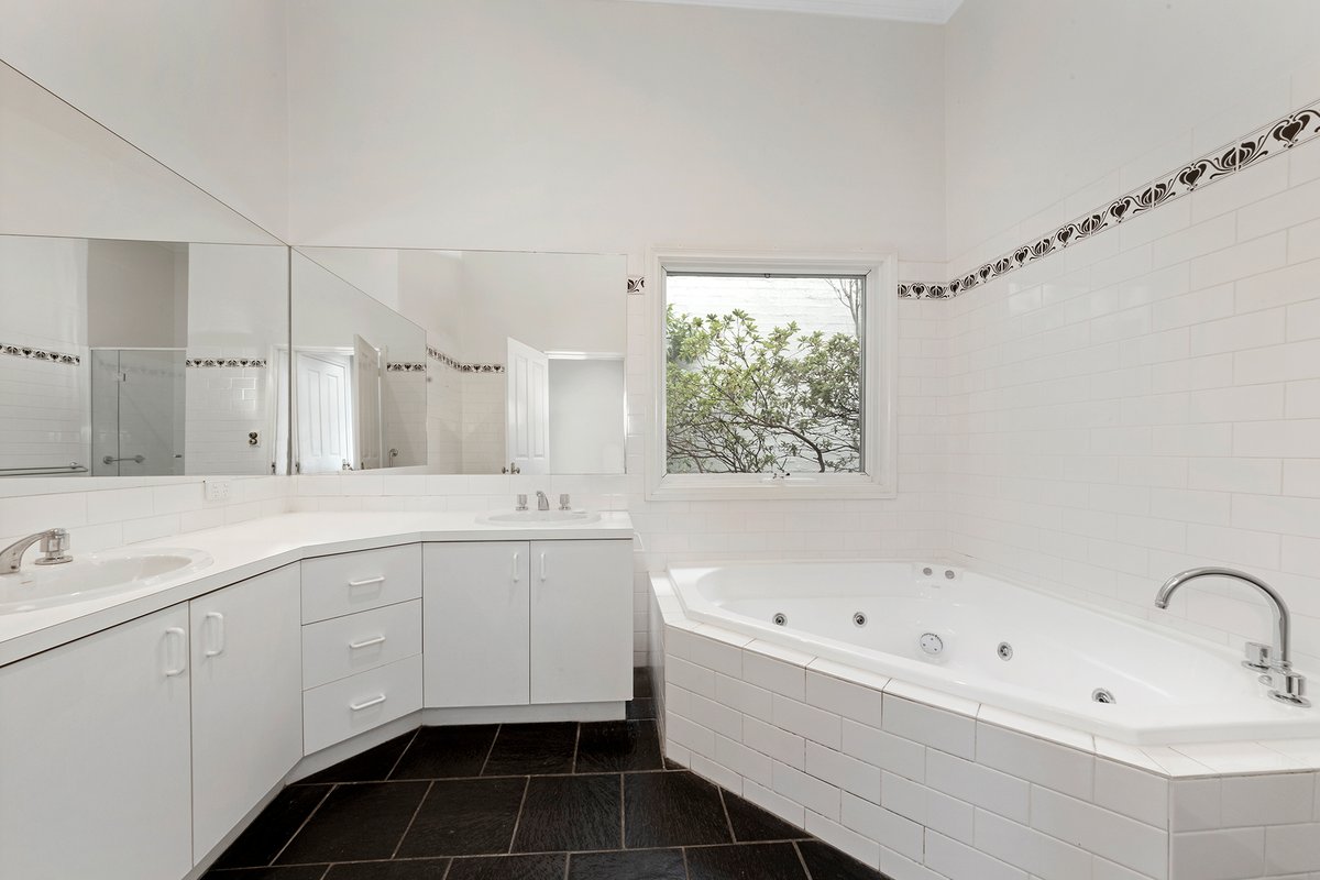 17 Elm Grove BRIGHTON - Residential for lease