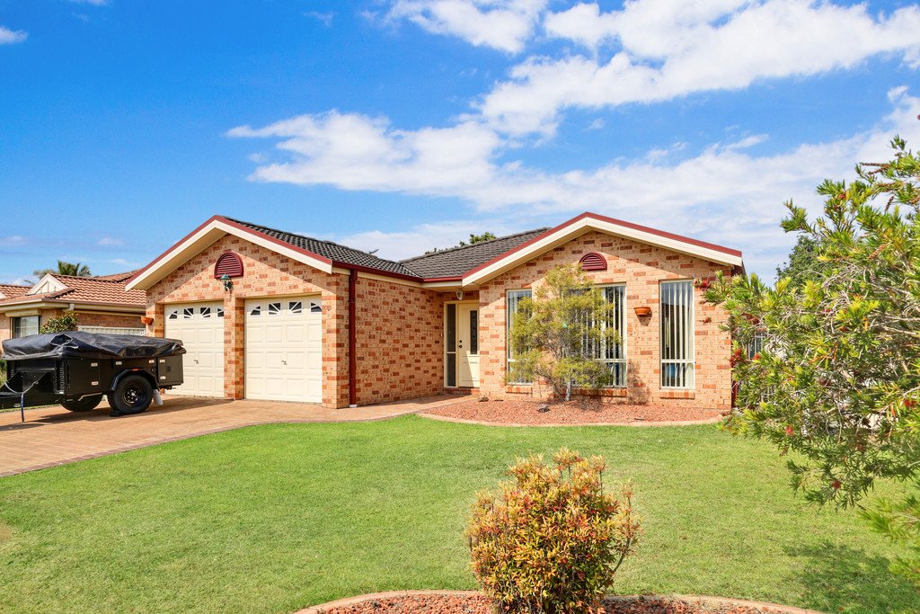 17 Felix Avenue, HORSLEY NSW 2530