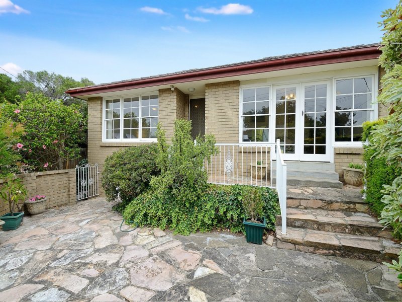 1 / 7 Kitchener Street MENTONE - Residential for sale