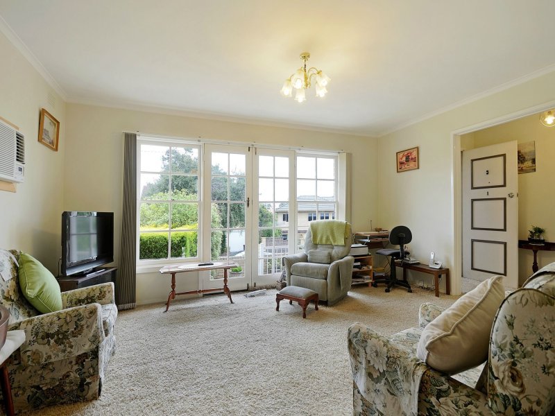 1 / 7 Kitchener Street MENTONE - Residential for sale