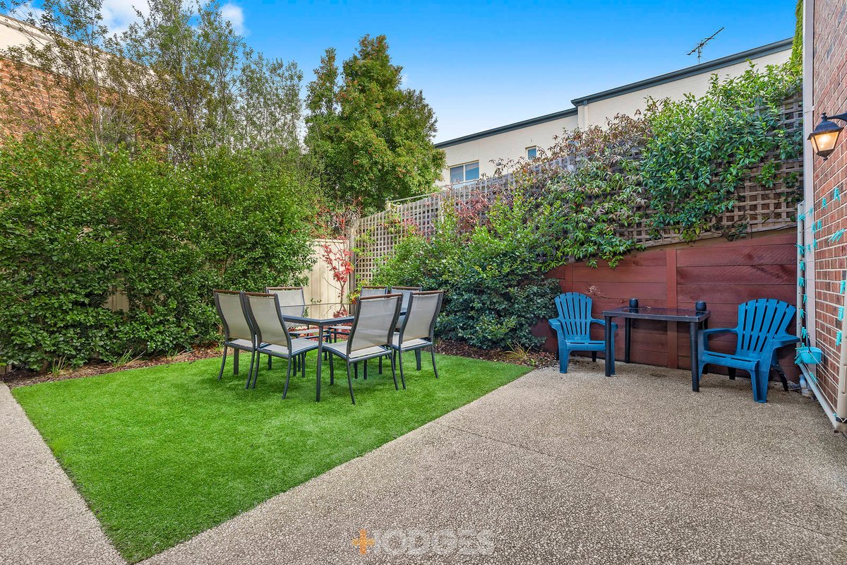 1 / 7 Leigh Road Highton - Residential for sale