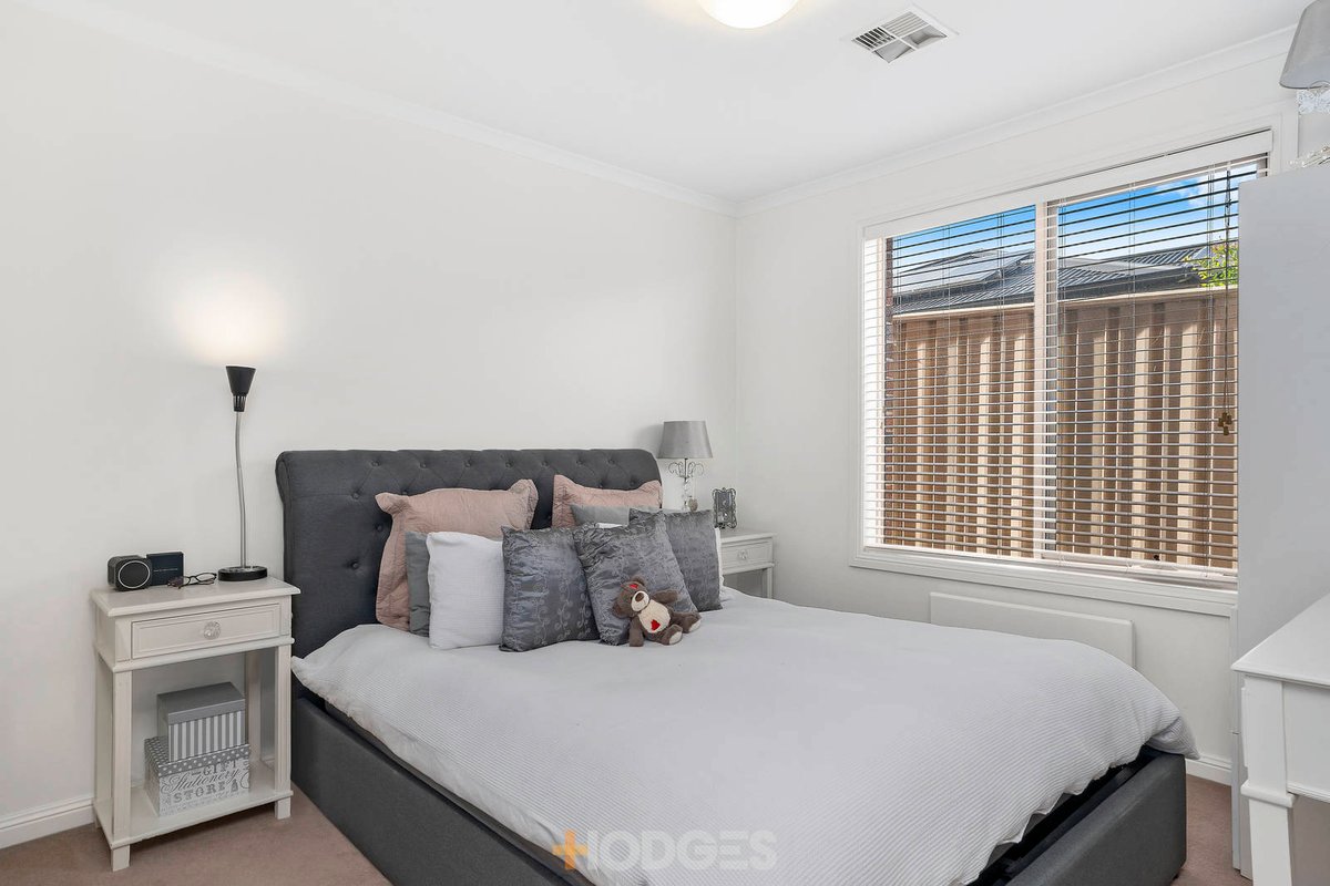 1 / 7 Leigh Road Highton - Residential for sale