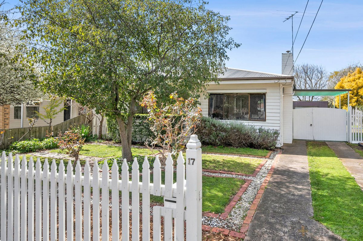 17 Little Avenue Hamlyn Heights - Residential for sale