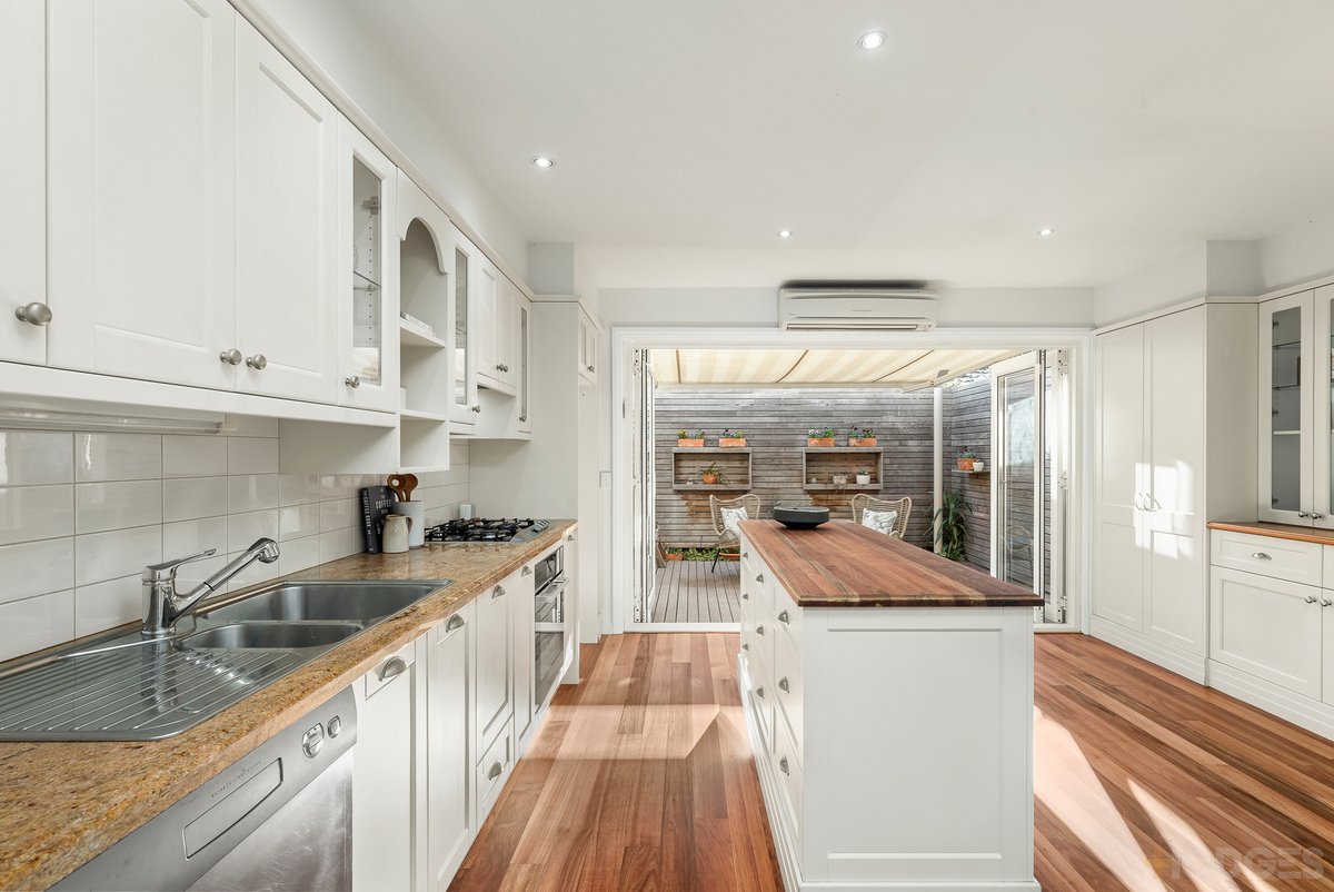 1 / 7 Love Street Black Rock - Residential for sale