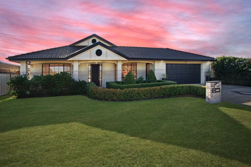 17 Main Road, HEDDON GRETA NSW 2321
