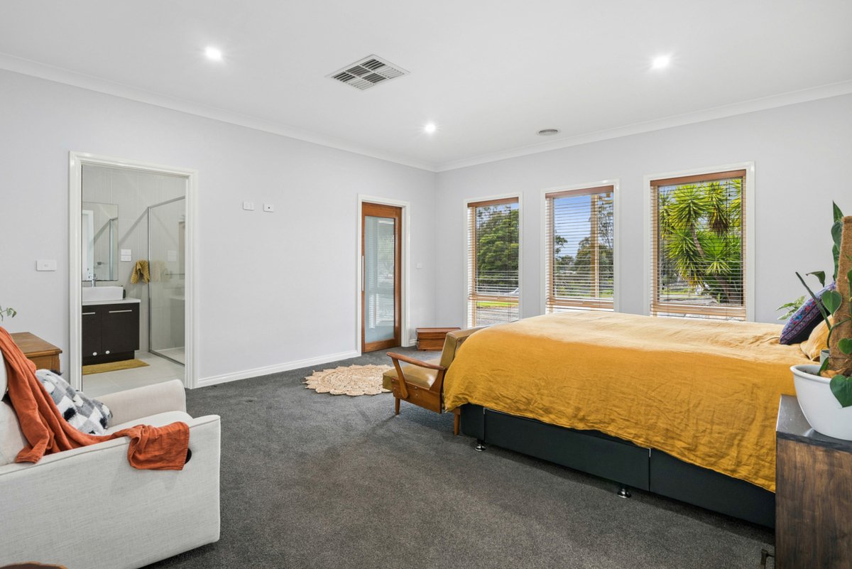 17 Mathiesons Road Wandong - Residential for sale