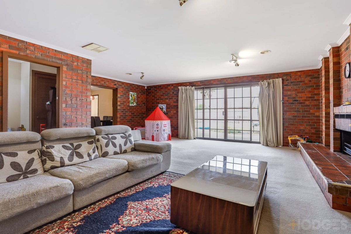17 Mccormack Crescent Hoppers Crossing - Residential for sale