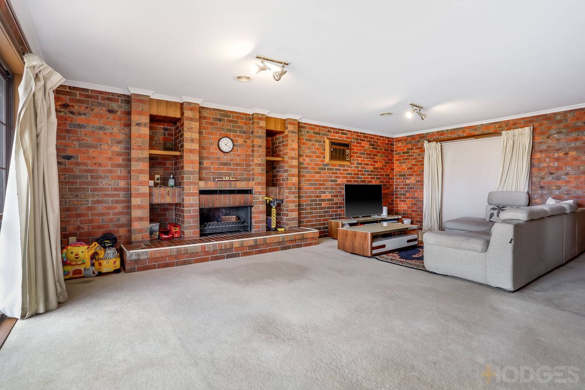 17 Mccormack Crescent Hoppers Crossing - Residential for sale