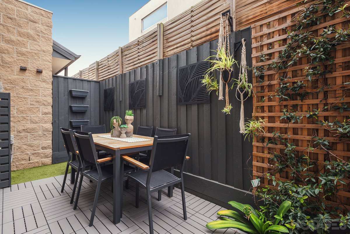 17 Newington Parade Chelsea - Residential for sale