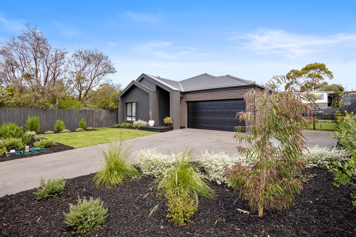 17 Niblick Street RYE - 4 bedroom property