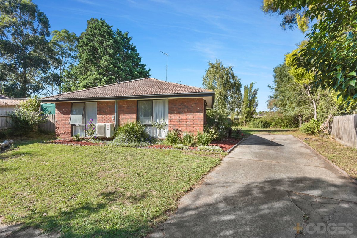 17 Phillip Court Cranbourne North - Residential for sale