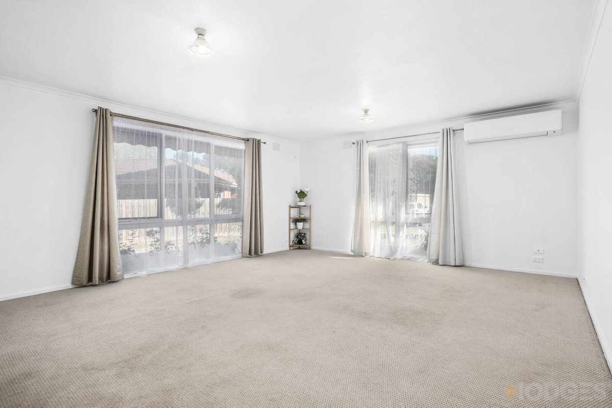 17 Phillip Court Cranbourne North - Residential for sale
