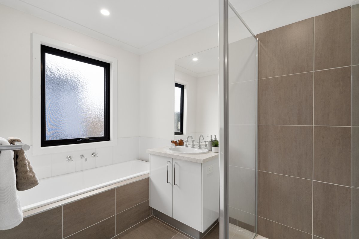 1 / 7 Reid Street FRANKSTON - Residential for sale