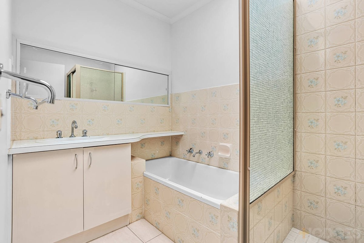 1 / 7 Saint Johns Avenue Frankston - Residential for sale