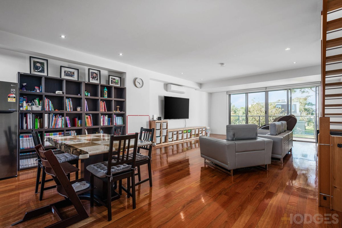 17 Silverbanks Grove Mentone - Residential for sale
