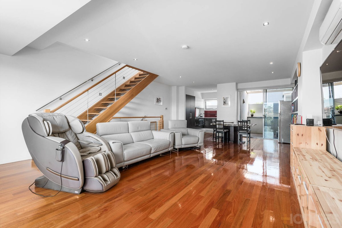 17 Silverbanks Grove Mentone - Residential for sale