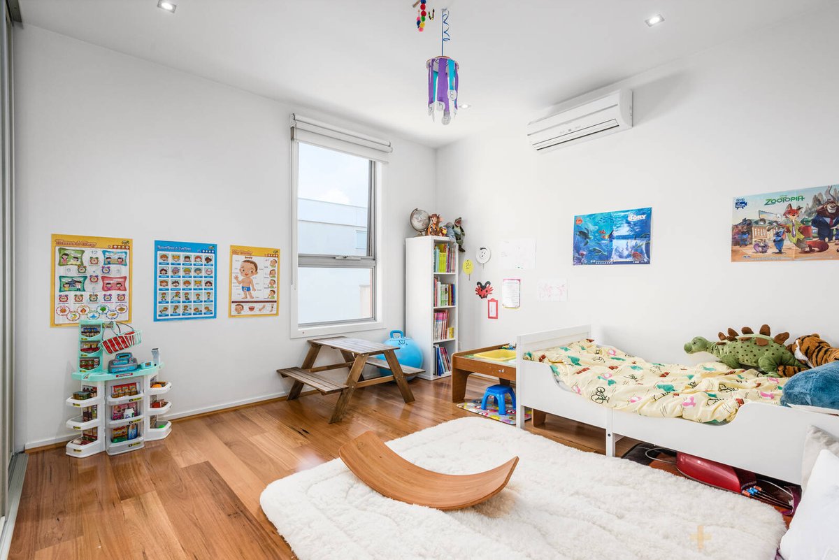 17 Silverbanks Grove Mentone - Residential for sale